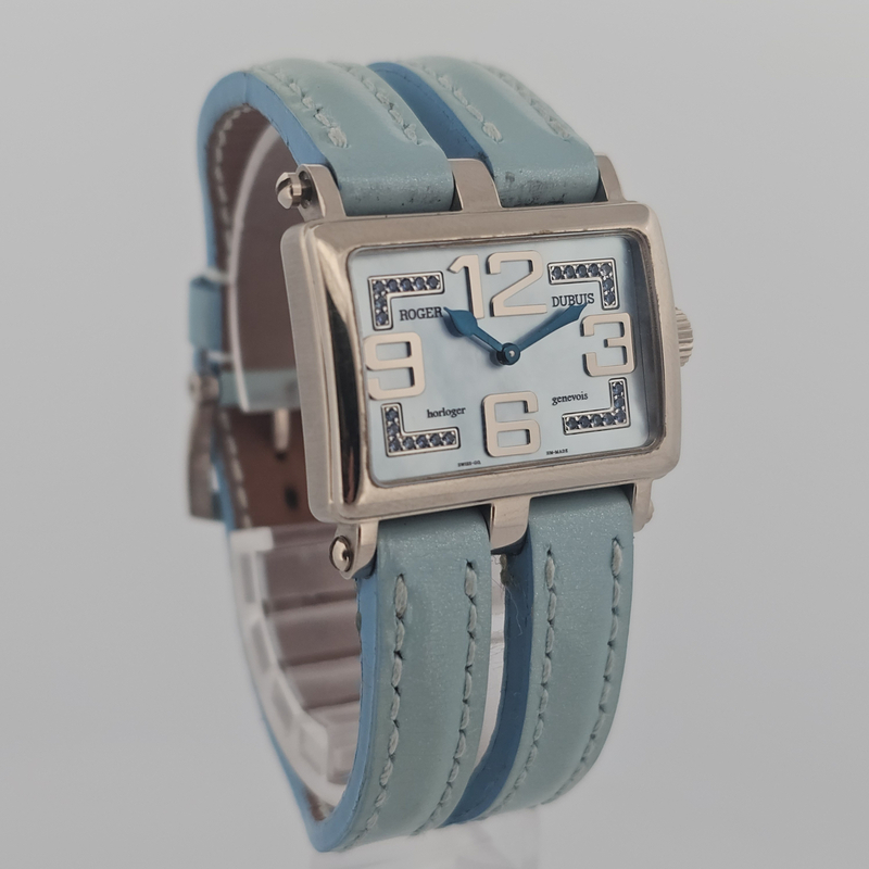 Roger Dubuis Too Much T22180