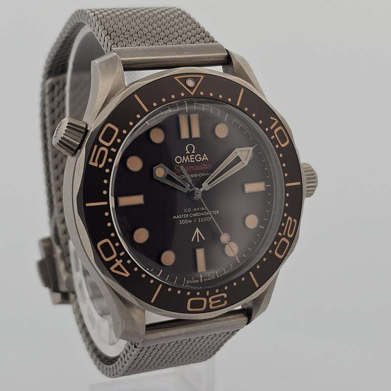 Omega Seamaster Diver 300m James Bond Edition 42mm 210.90.42.20.01.001