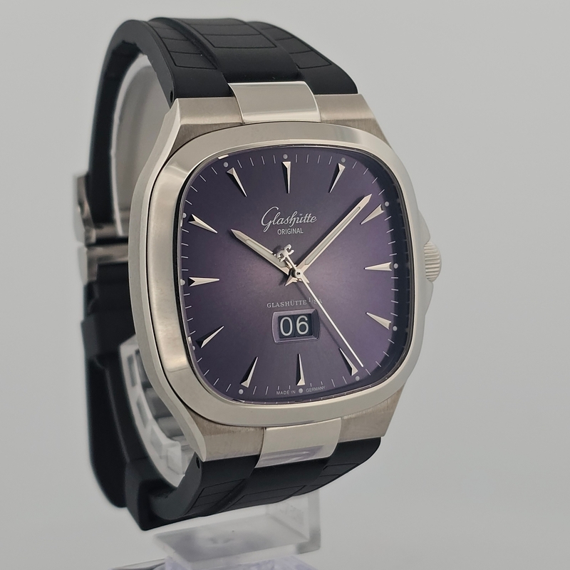 Glashutte Original Seventies Panorama Date 40mm 2-39-47-13-12-50