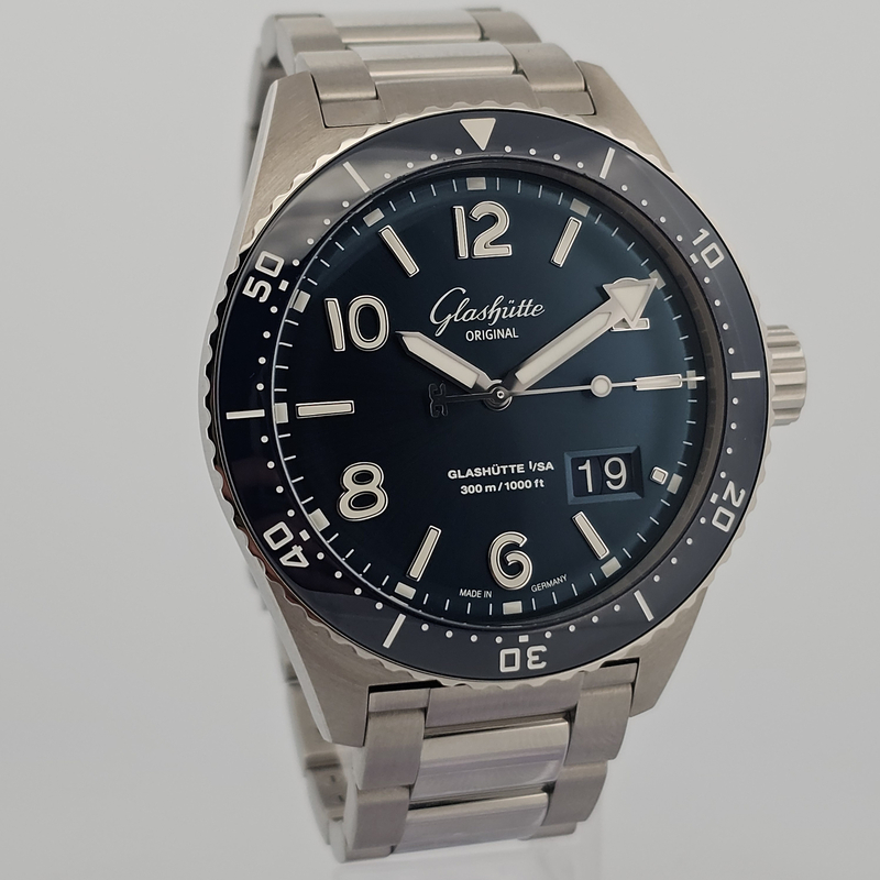 SeaQ Panorama Date Blue Dial 1-36-13-02-81-70 43mm