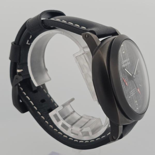Panerai Luminor Luna Rossa PAM01036