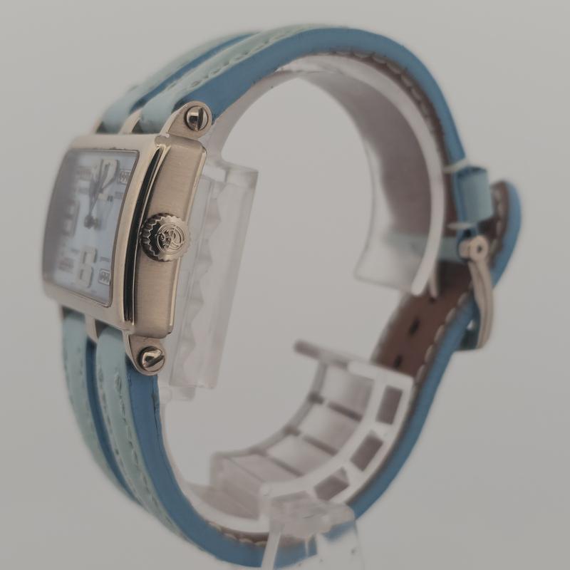 Roger Dubuis Too Much T22180