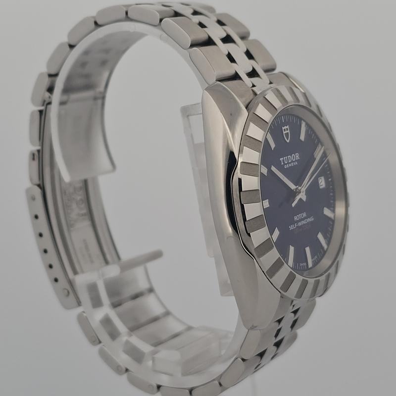 Tudor Classic Date 21010