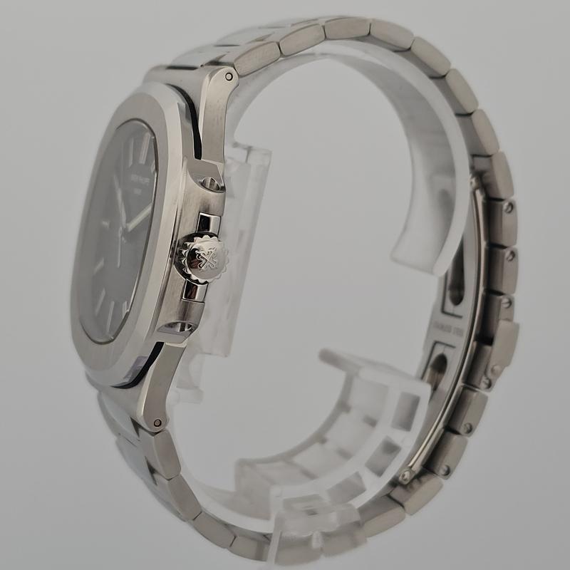 Patek Philippe Nautilus 5711_1A