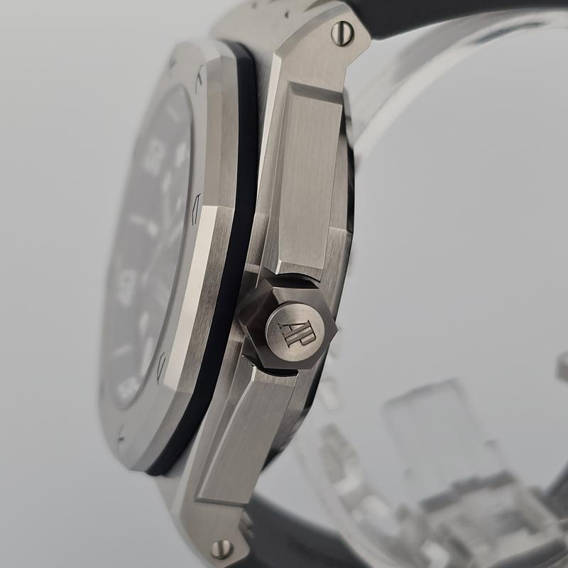 Audemars Piguet 愛彼 - 15720ST.OO.A009CA.01
