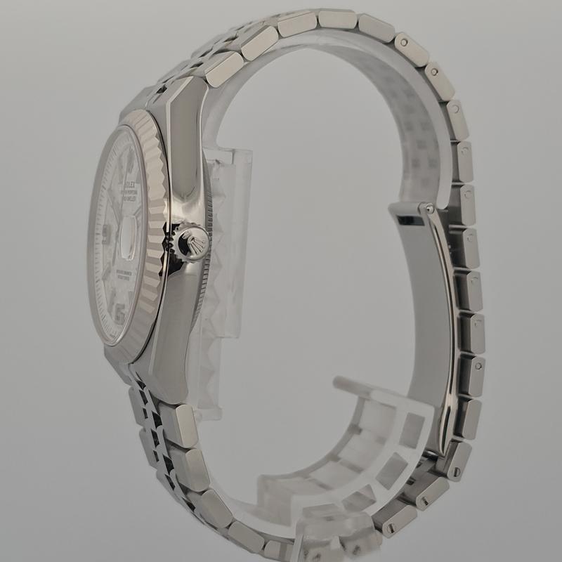Rolex Land-Dweller 127234