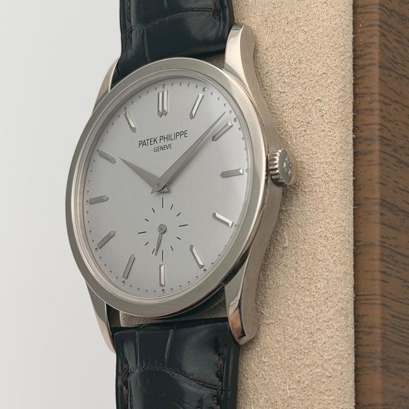 Patek Philippe Calatrava 5196G-001 