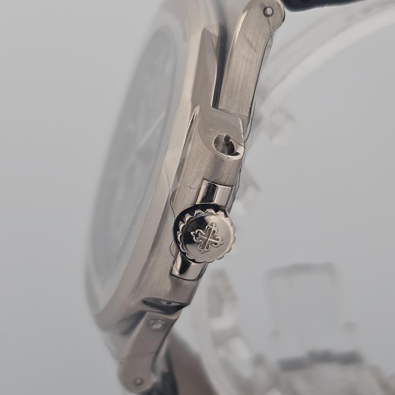 Patek Philippe Nautilus 5712G-001