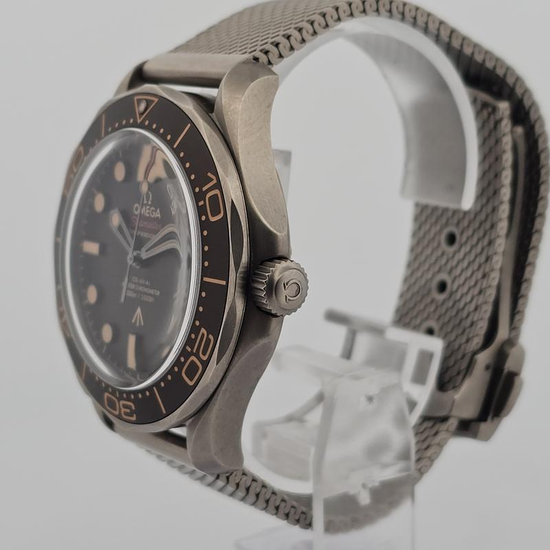 Omega Seamaster Diver 300m James Bond Edition 42mm 210.90.42.20.01.001