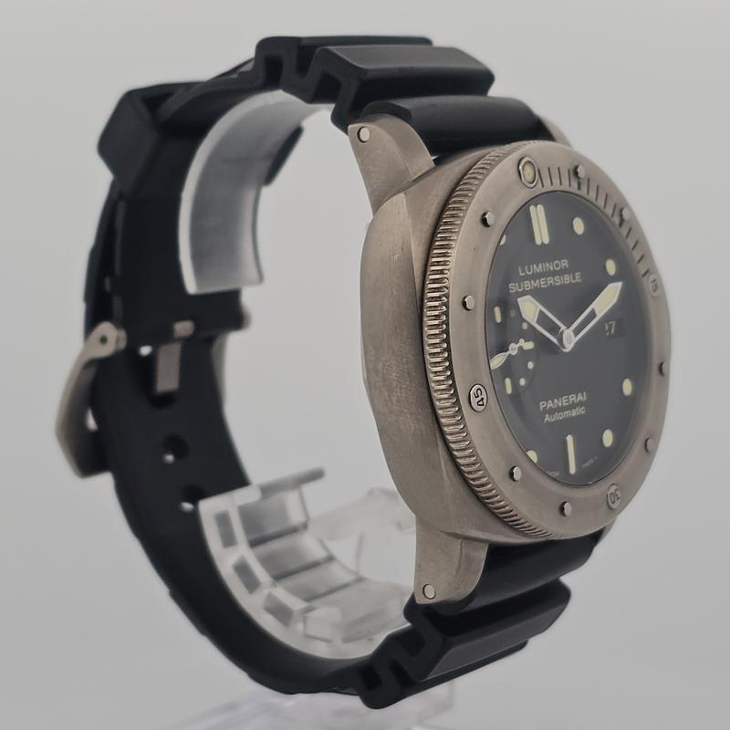 Panerai Submersible Titanium PAM00305