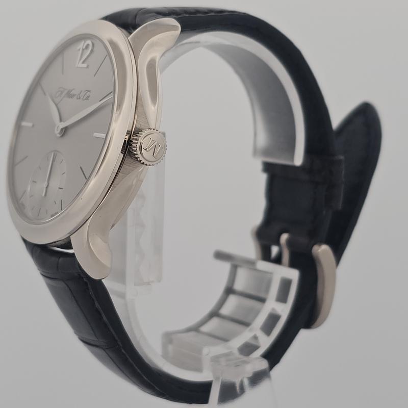 H.Moser & Cie Endeavour Centre Seconds 321.503-012